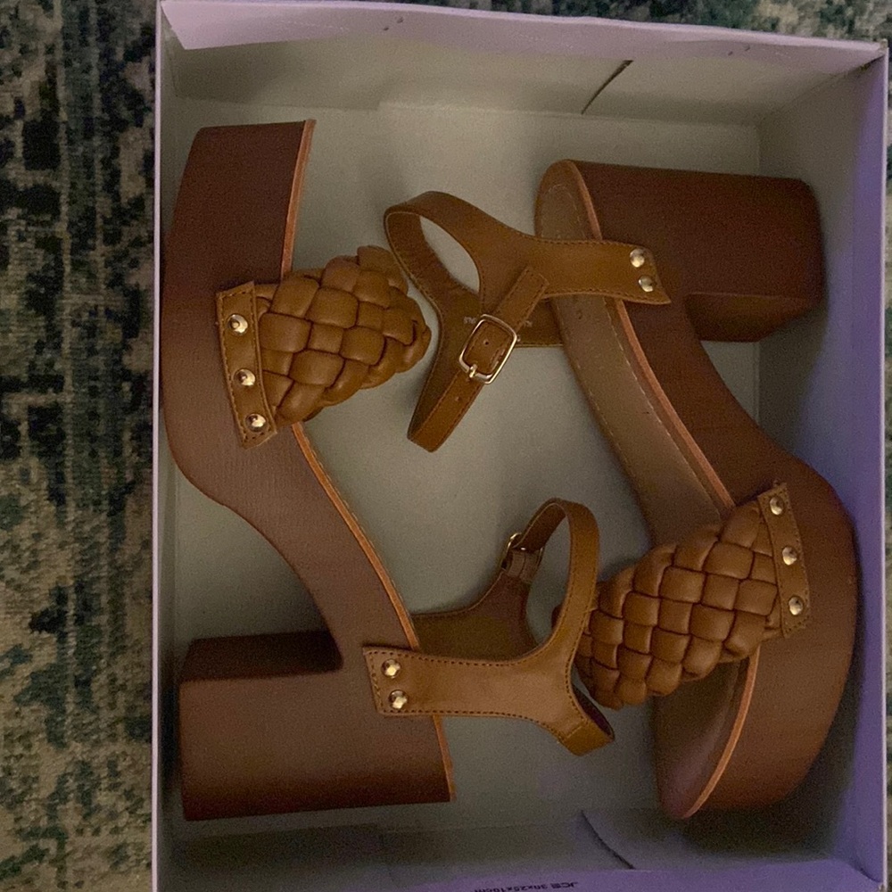 DELANI COGNAC FAUX WOOD HEEL